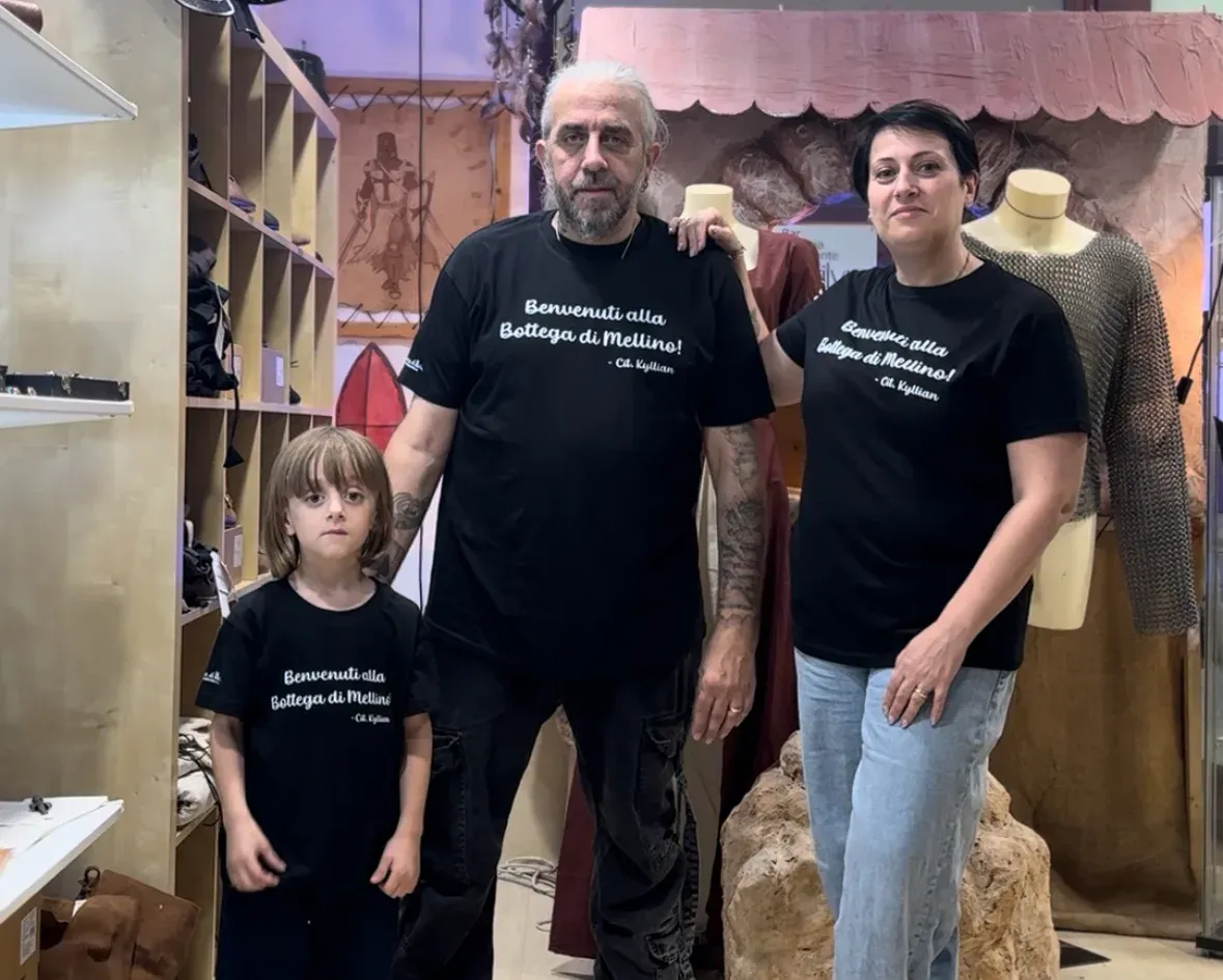 La Bottega di Merlino Benvenuti alla Bottega di Mellino maglietta nera cotone
