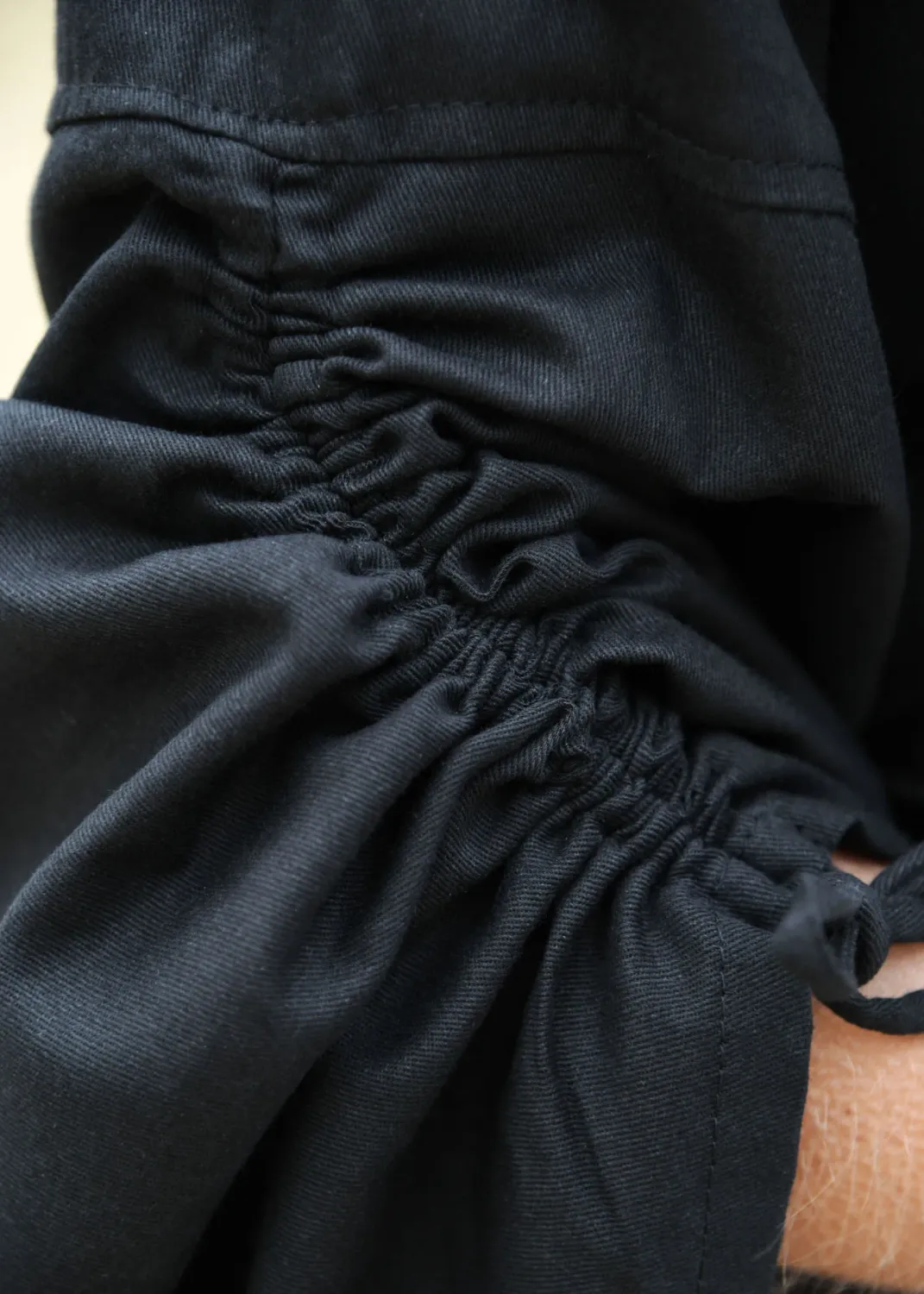 La Bottega di Merlino Abito Isra maniche a tromba nero cotone