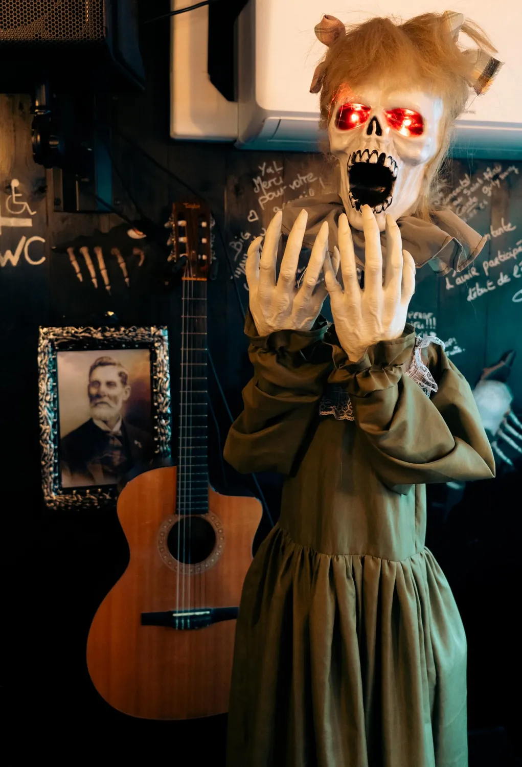 P'tit Clown 24095 donna animatronica 160 cm luminosa