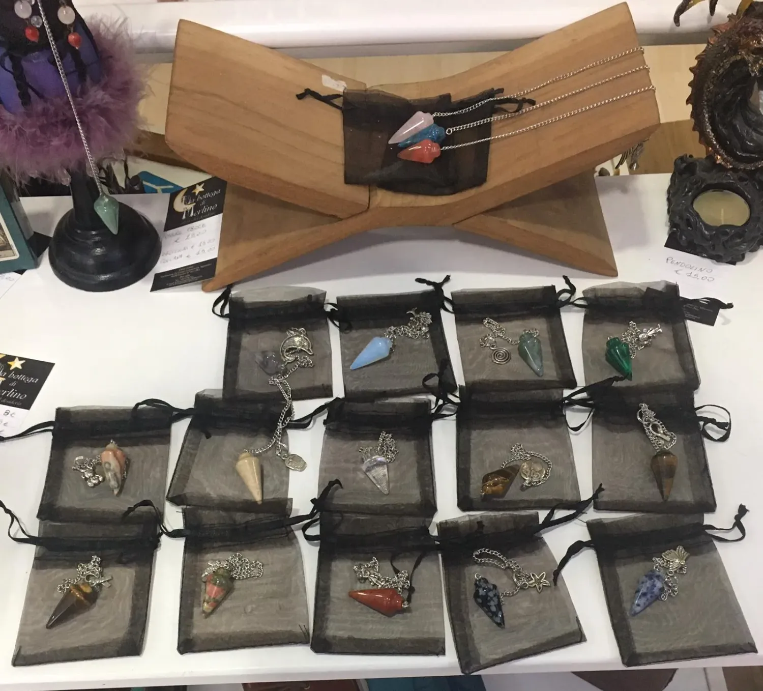 La Bottega di Merlino Pendoli pietra dura colori misti divinazione