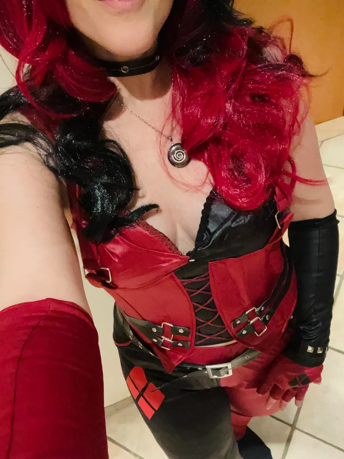 Funidelia Harley Quinn Arkham City costume donna M