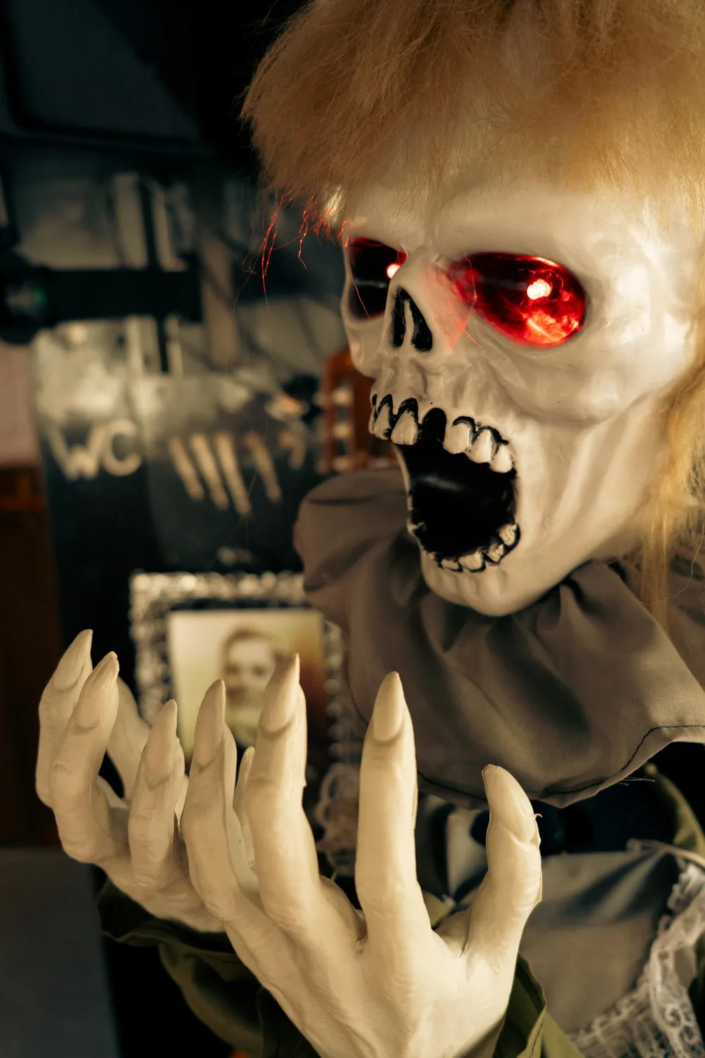 P'tit Clown 24095 donna animatronica 160 cm luminosa